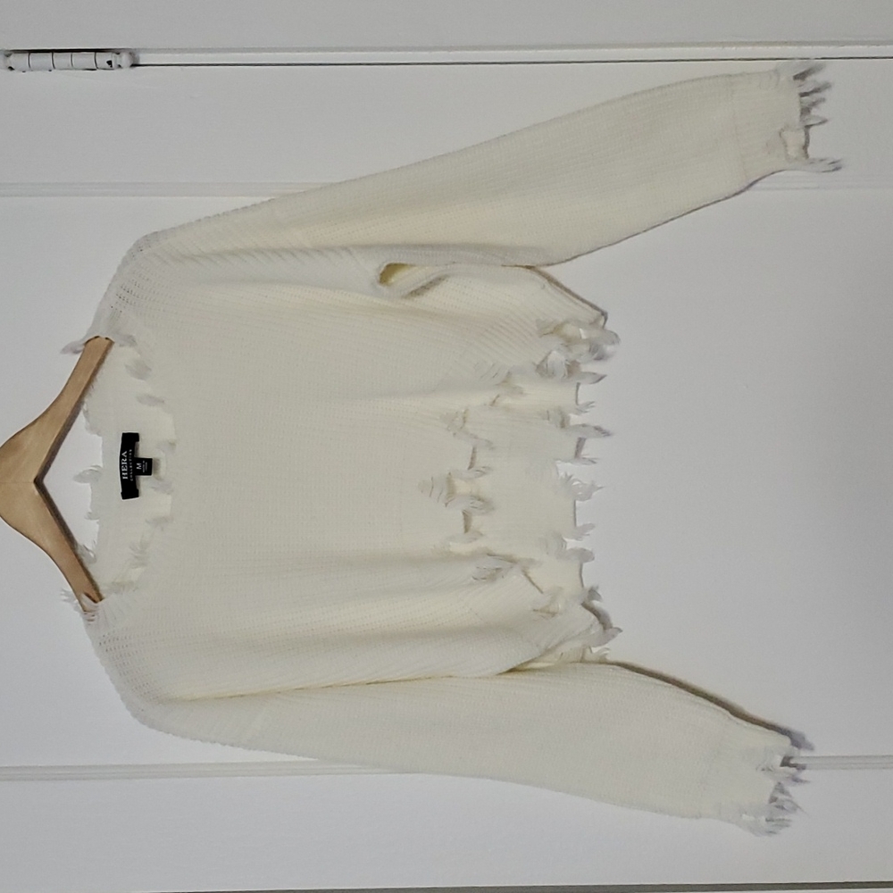 HERA Collection Distressed Cropped Sweater. Size M